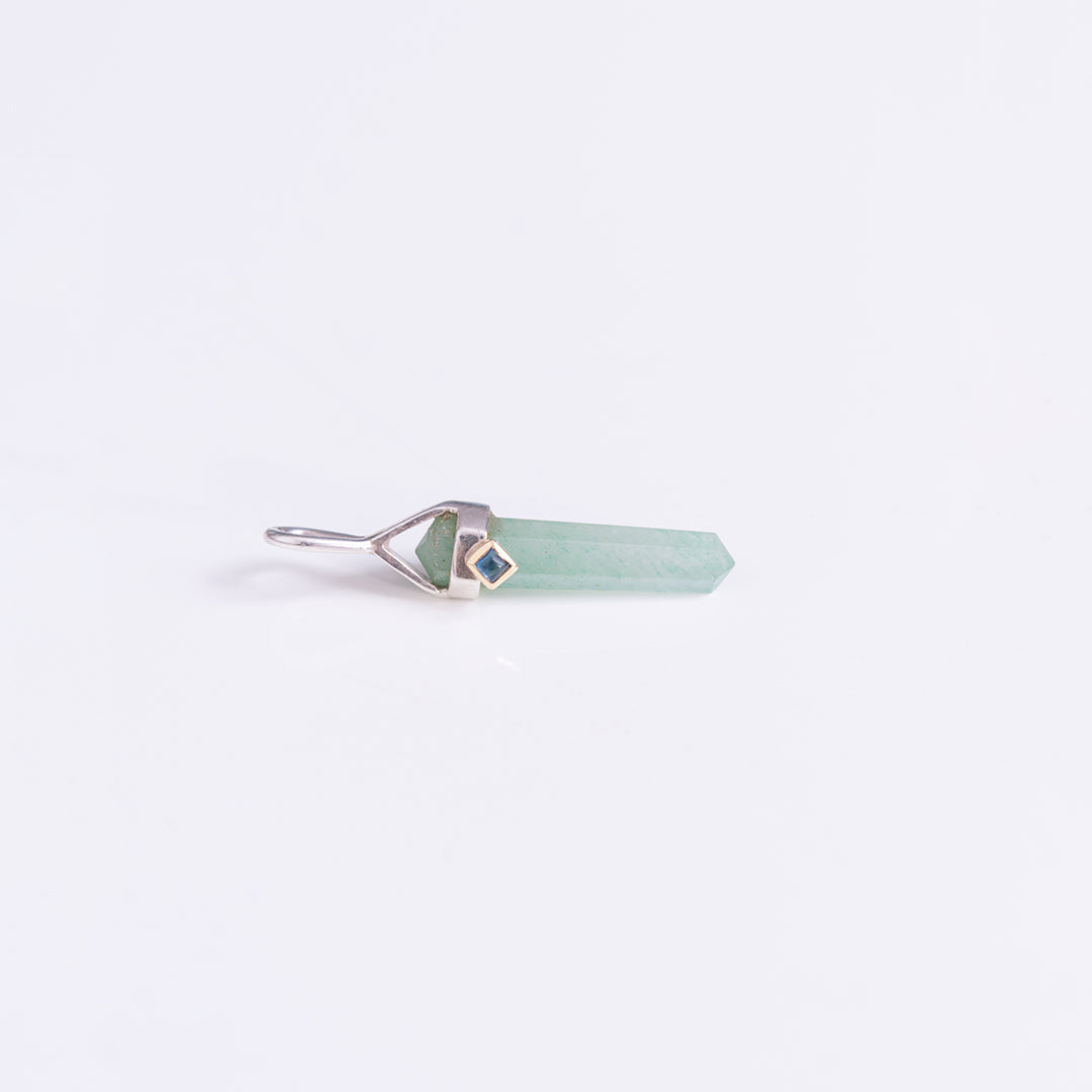 Dije de Jade con Zafiro
