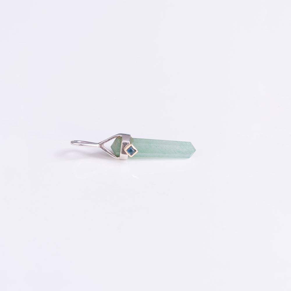 Dije de Jade con Zafiro