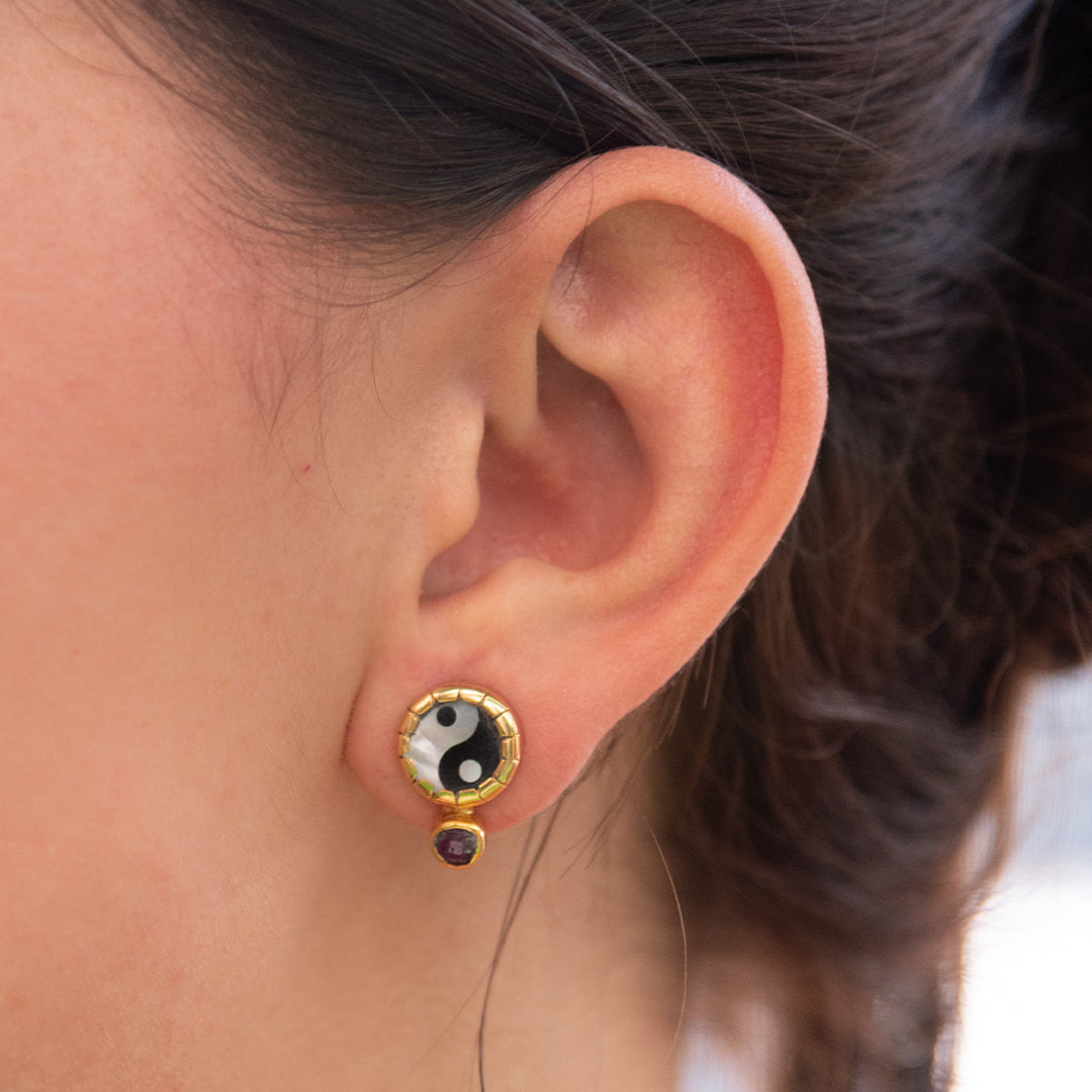 Studs Yin Yang Rubi